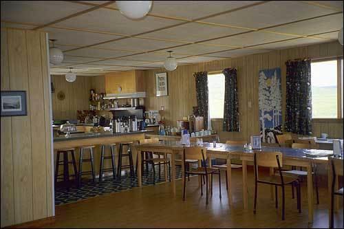 Peterson'S Point Lake Lodgeイエローナイフ エクステリア 写真