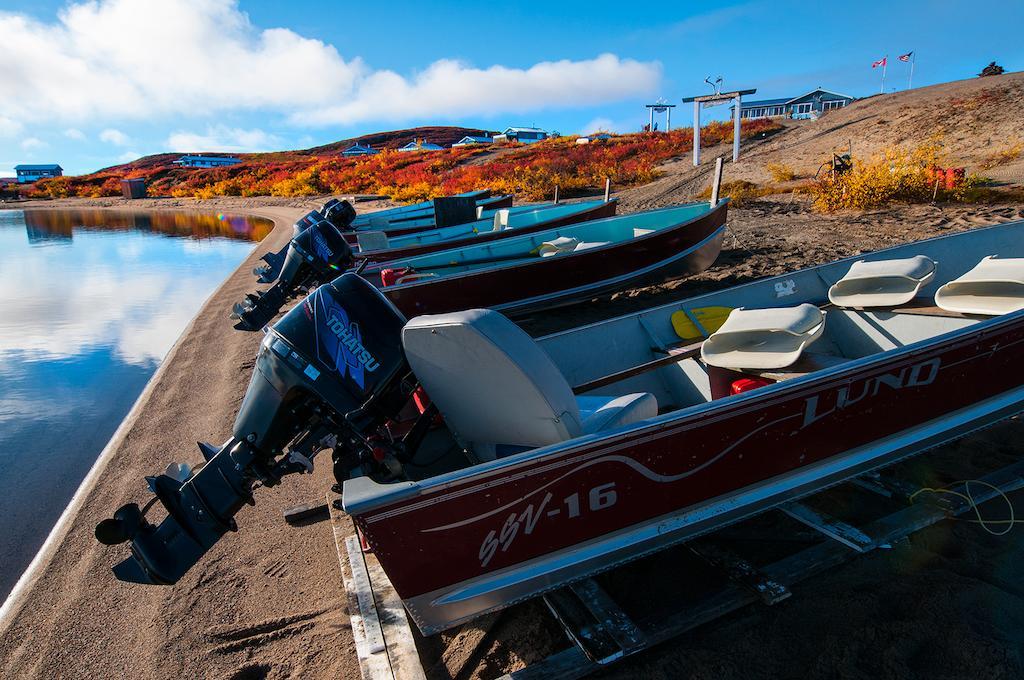 Peterson'S Point Lake Lodgeイエローナイフ エクステリア 写真
